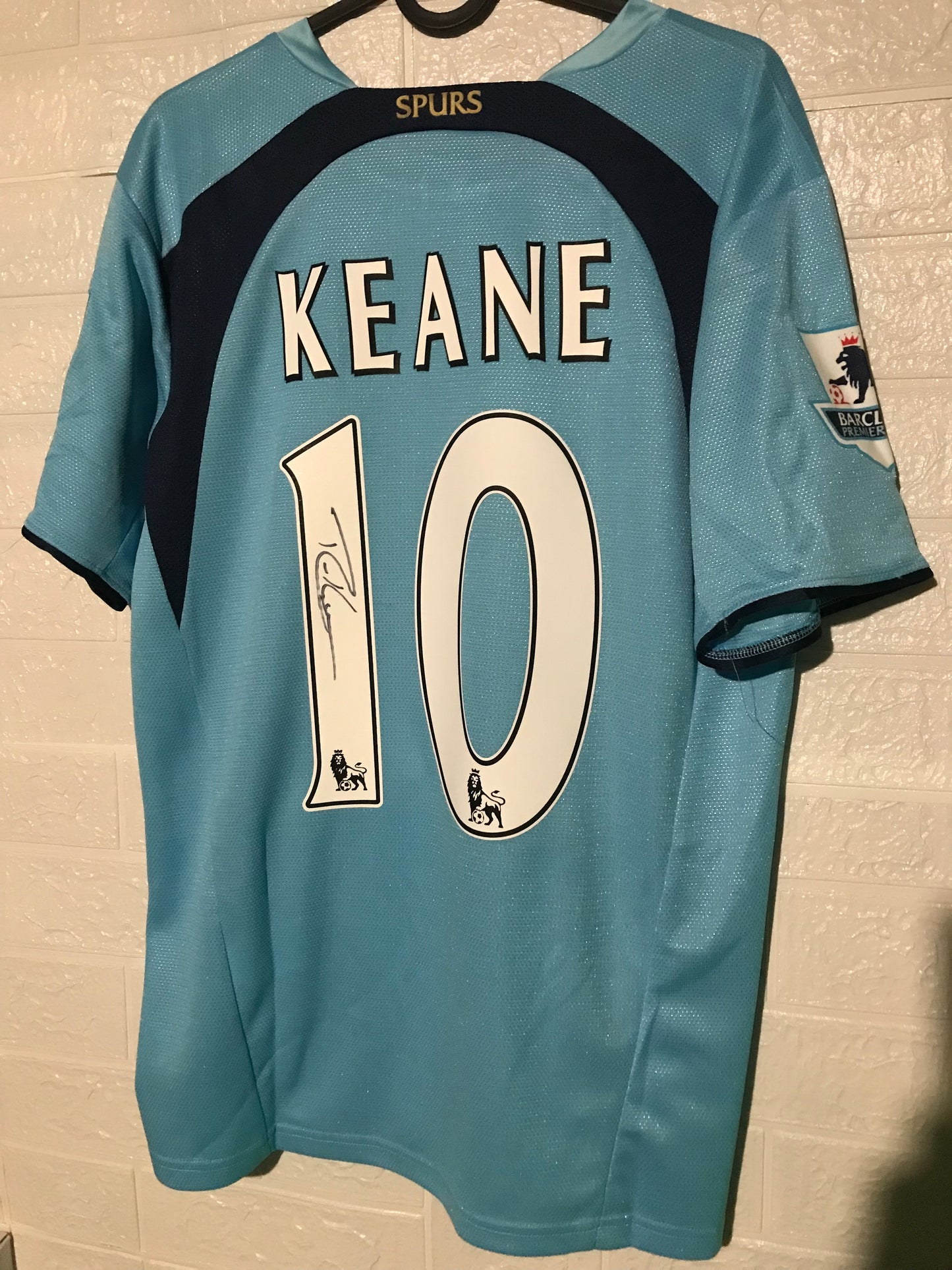 Robbie Keane signed Tottenham shirt 06/07 season