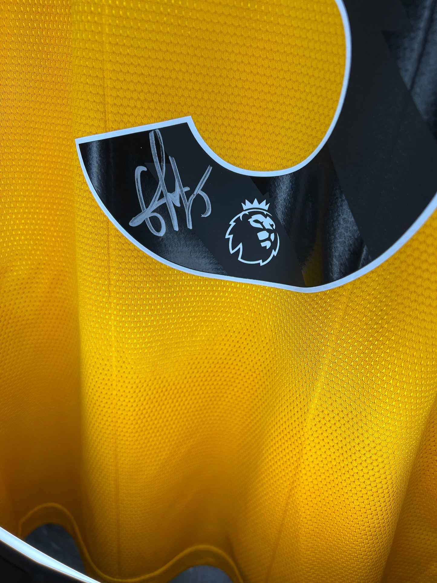 Lemina signed Wolves shirt