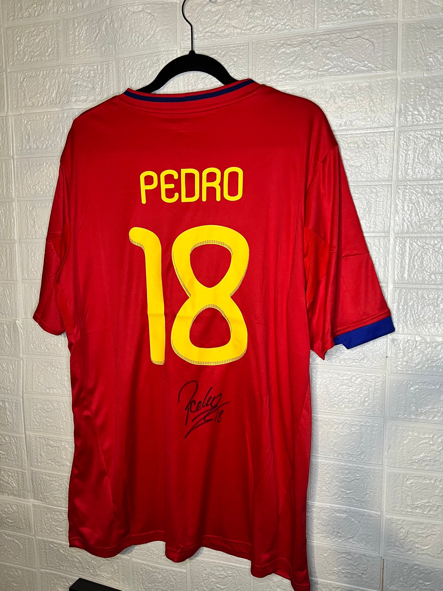 Pedro signed Spain World Cup 2010 shirt